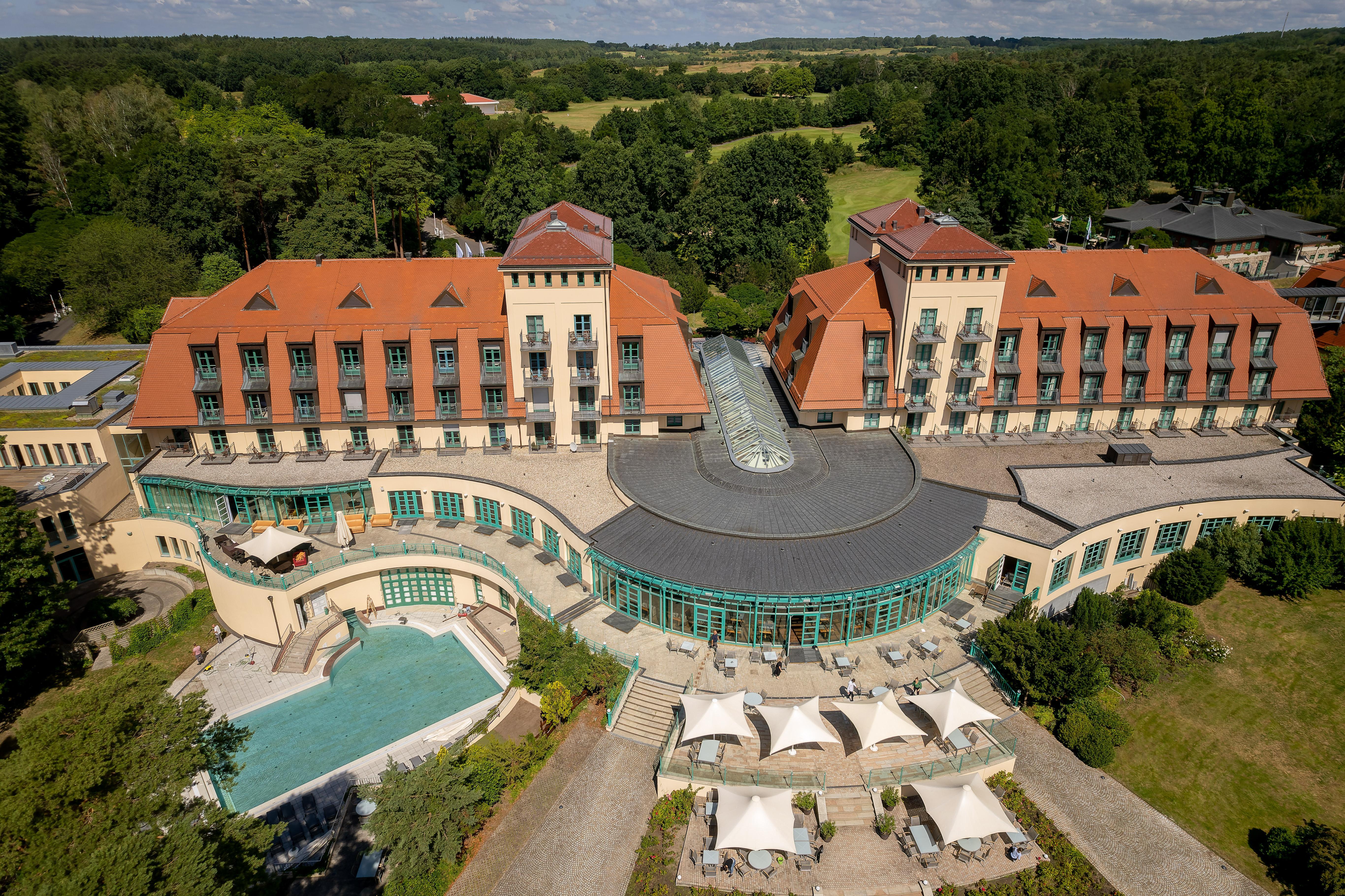Precise Resort Bad Saarow Esterno foto Aerial view of the hotel