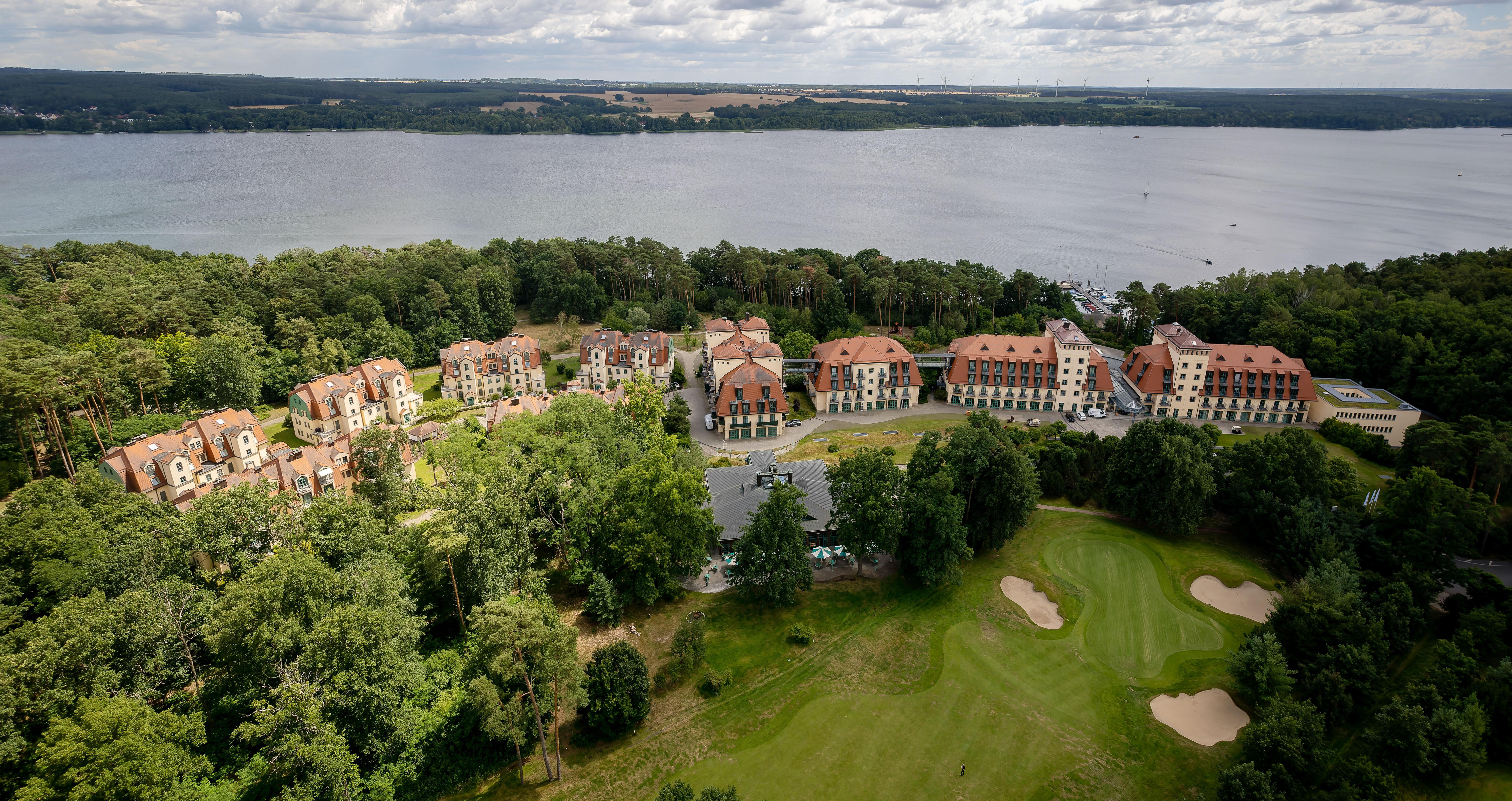 Precise Resort Bad Saarow Esterno foto Aerial view of the golf course