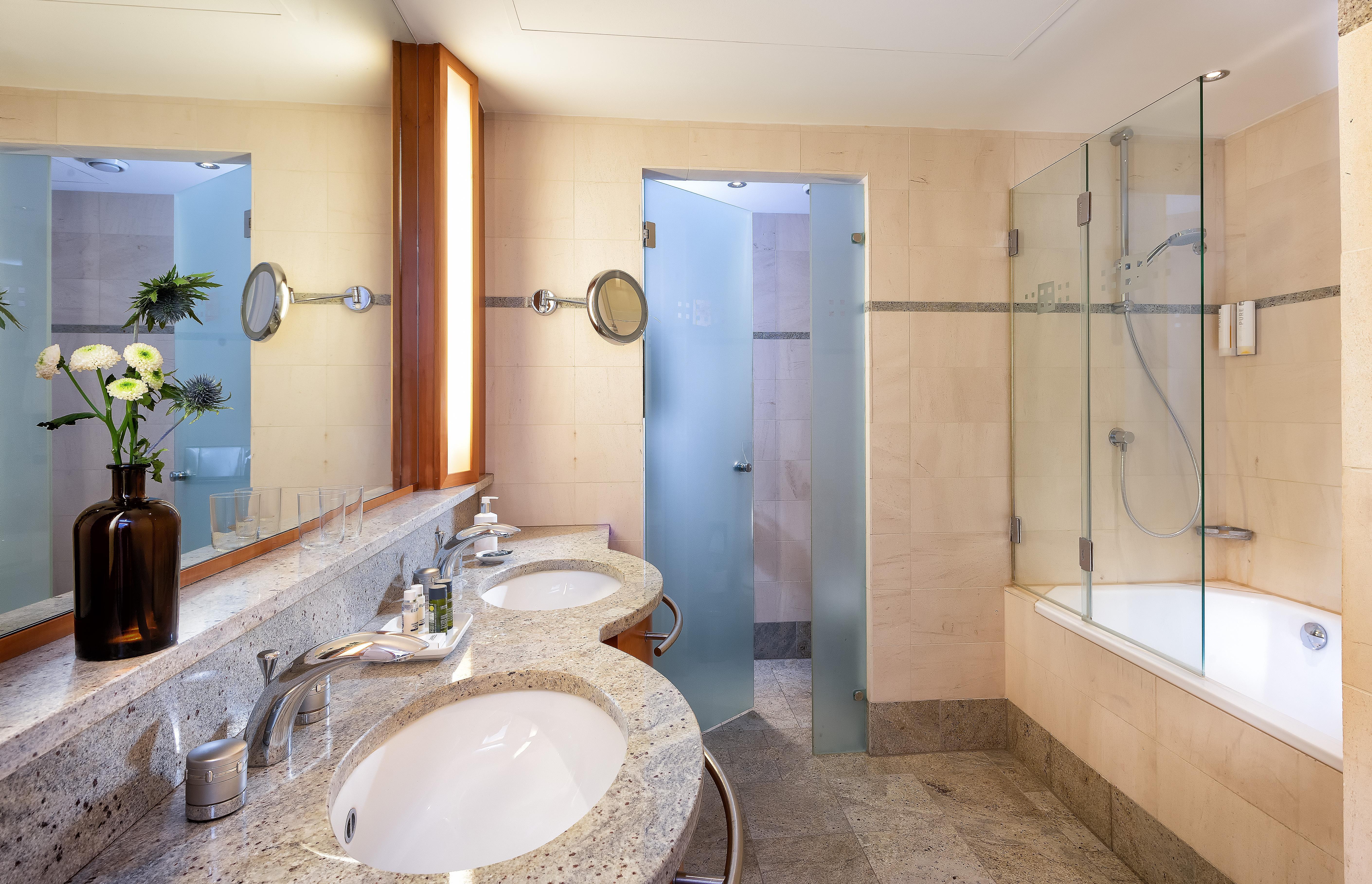 Precise Resort Bad Saarow Esterno foto Bathroom